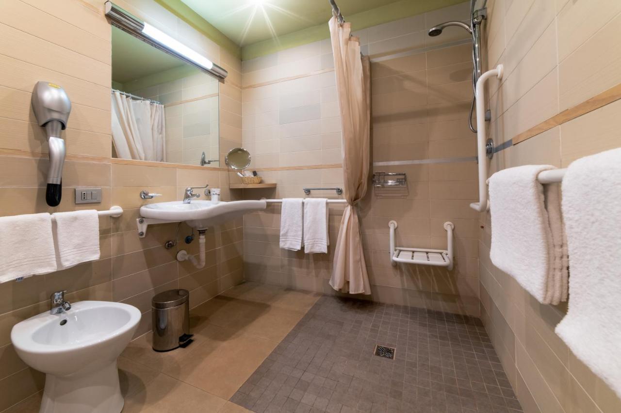 Motel Hotel Piranha Cameriano Luaran gambar