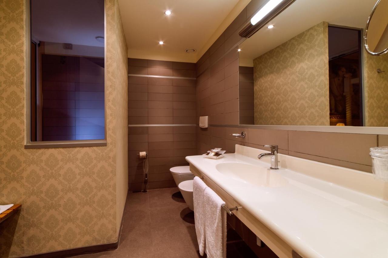 Motel Hotel Piranha Cameriano Luaran gambar