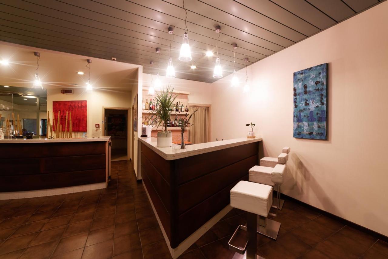 Motel Hotel Piranha Cameriano Luaran gambar
